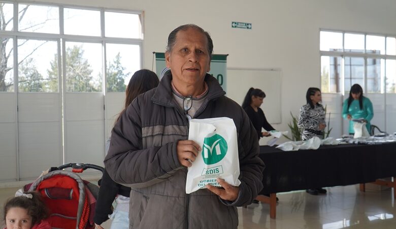 MERLO ENTREGÓ ANTEOJOS GRATUITOS