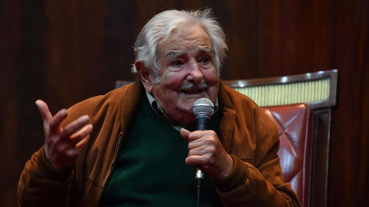 PEPE MUJICA VOTARÍA A MASSA El Círculo de Periodistas