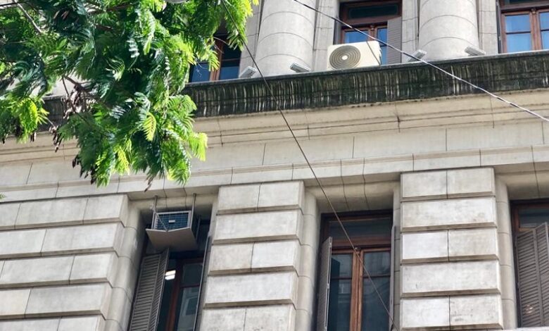 AMPARO CONTRA EL DNU